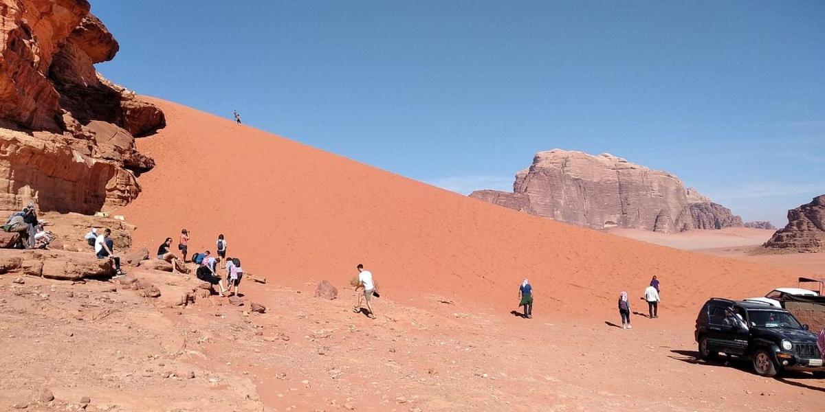 Moon City With Jeep Trips Wadi Rum Eksteriør bilde