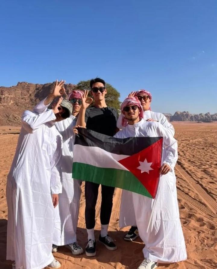 Moon City With Jeep Trips Wadi Rum Eksteriør bilde