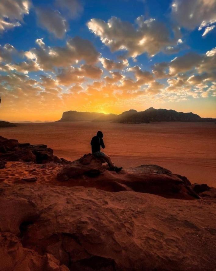 Moon City With Jeep Trips Wadi Rum Eksteriør bilde