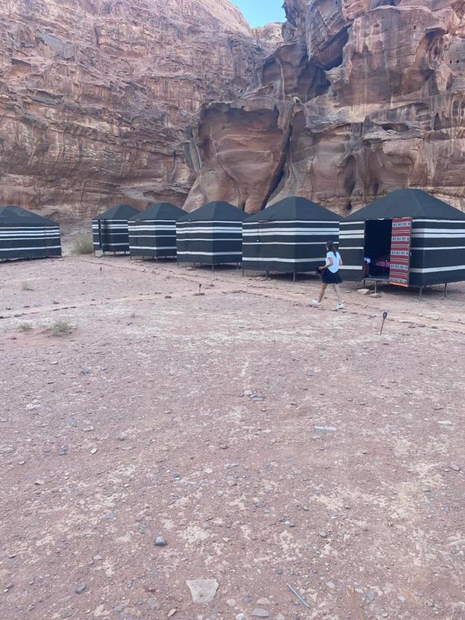 Moon City With Jeep Trips Wadi Rum Eksteriør bilde